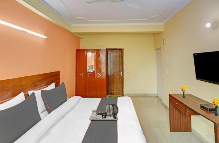 Hotel Ashvins Palace Gurgaon Esterno foto