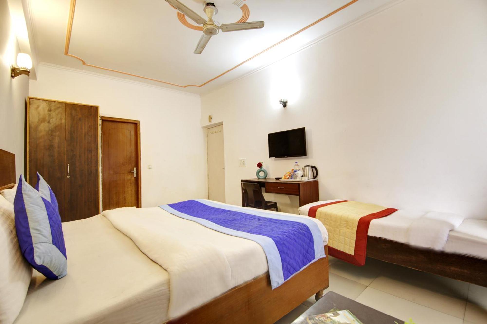 Hotel Ashvins Palace Gurgaon Esterno foto