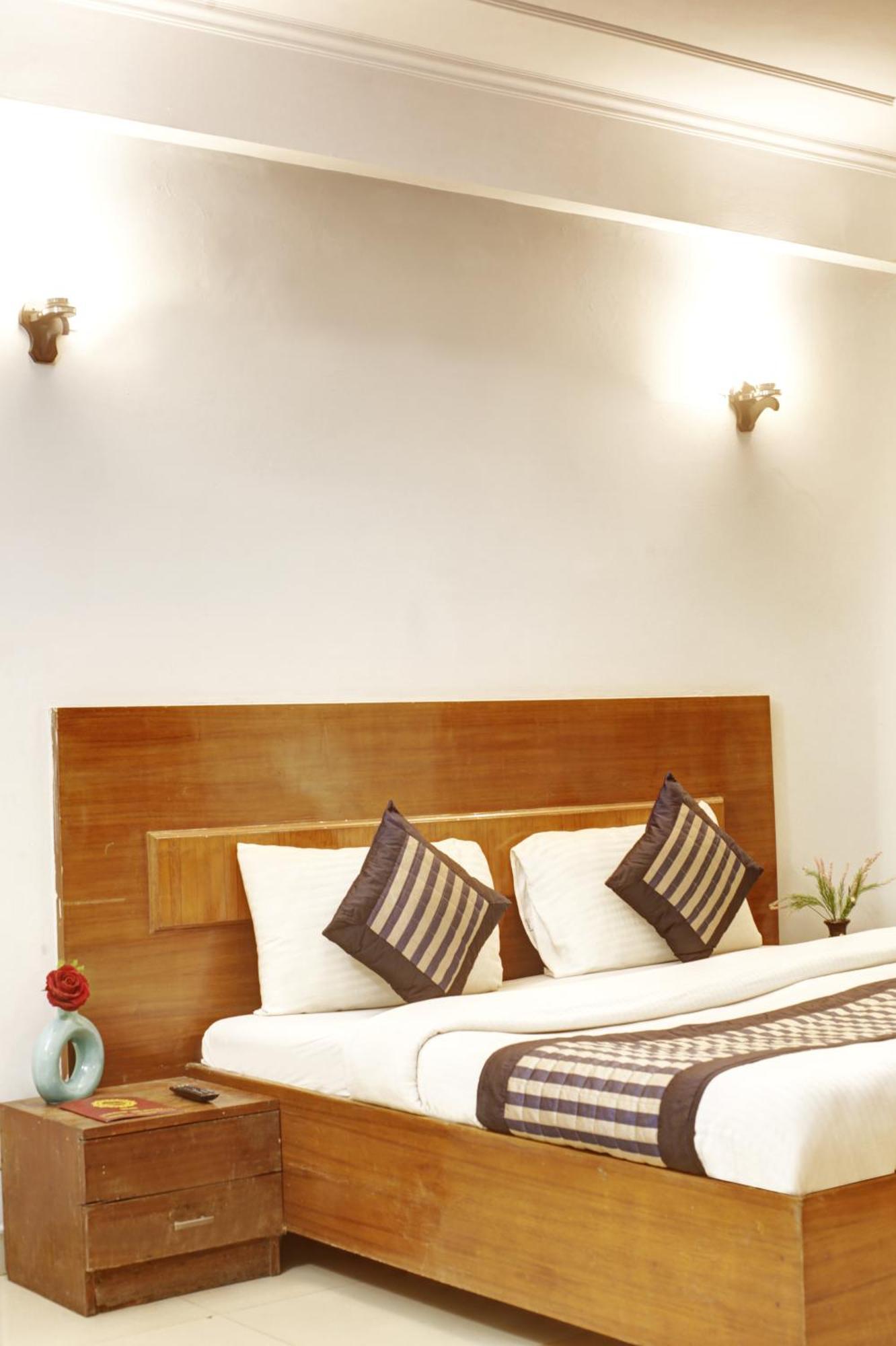 Hotel Ashvins Palace Gurgaon Esterno foto