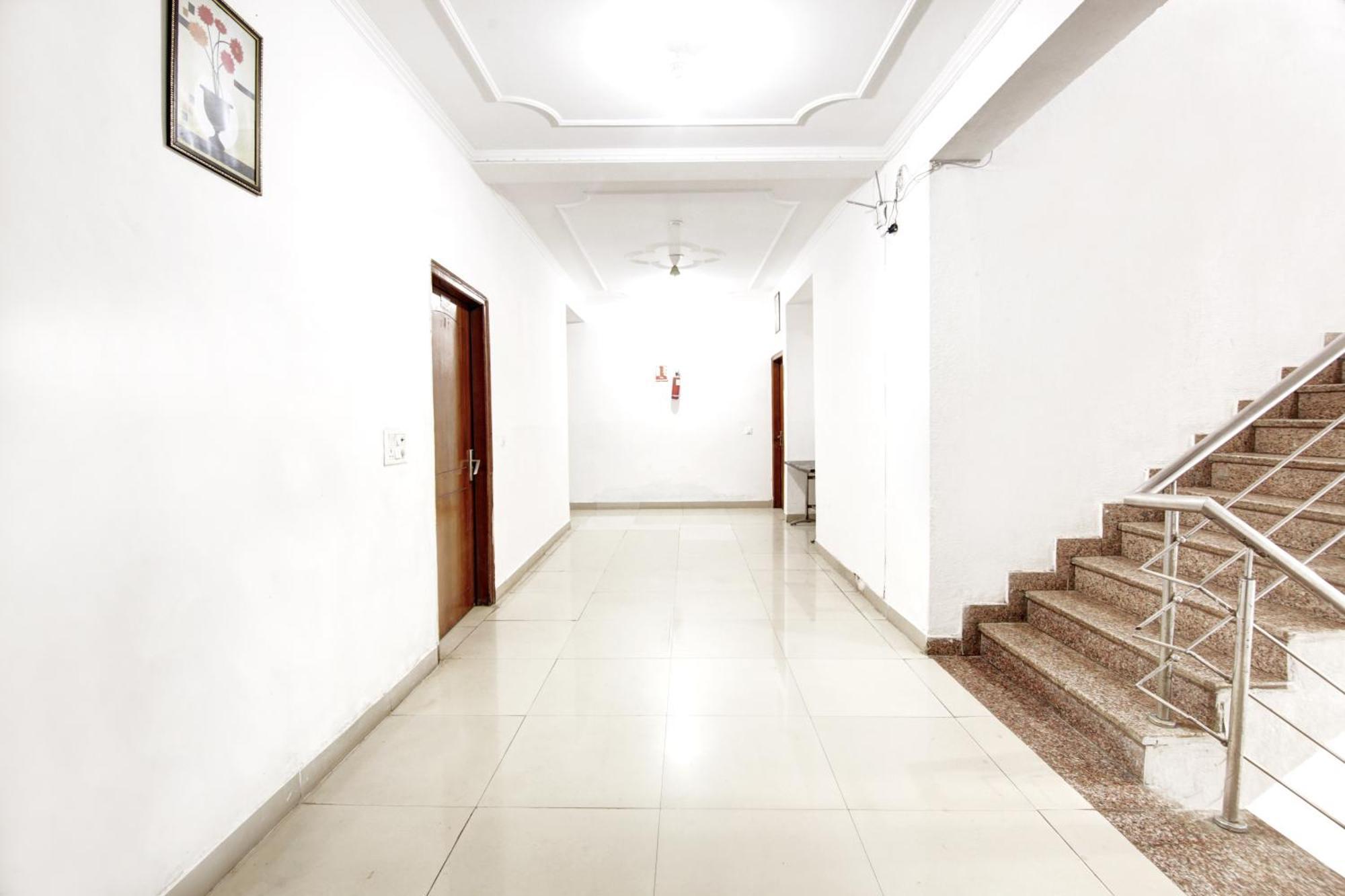 Hotel Ashvins Palace Gurgaon Esterno foto